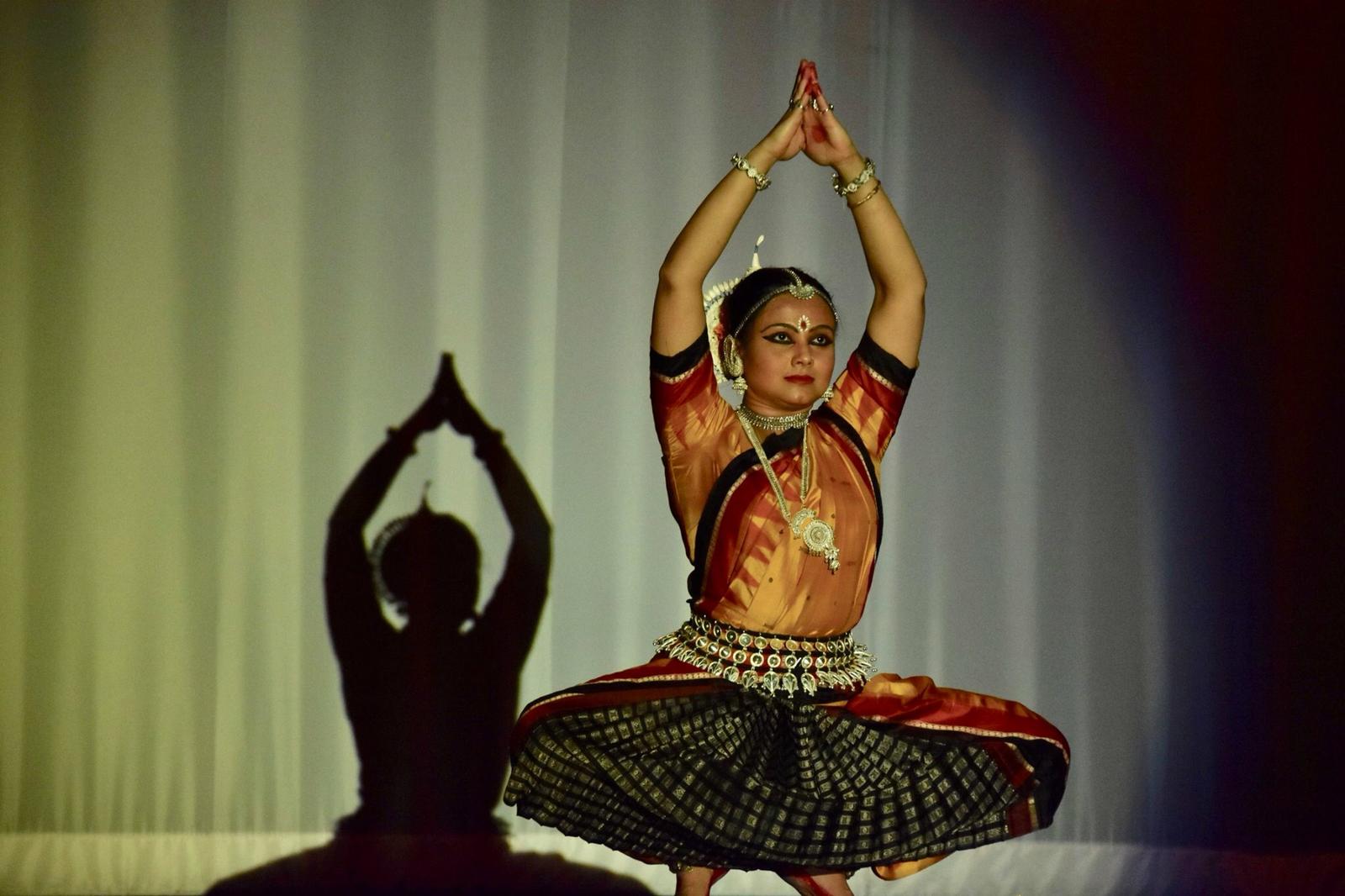 Devi- Navratri special- Bharatanatyam- Durga pooja- Classical dance- Dance  cover - YouTube